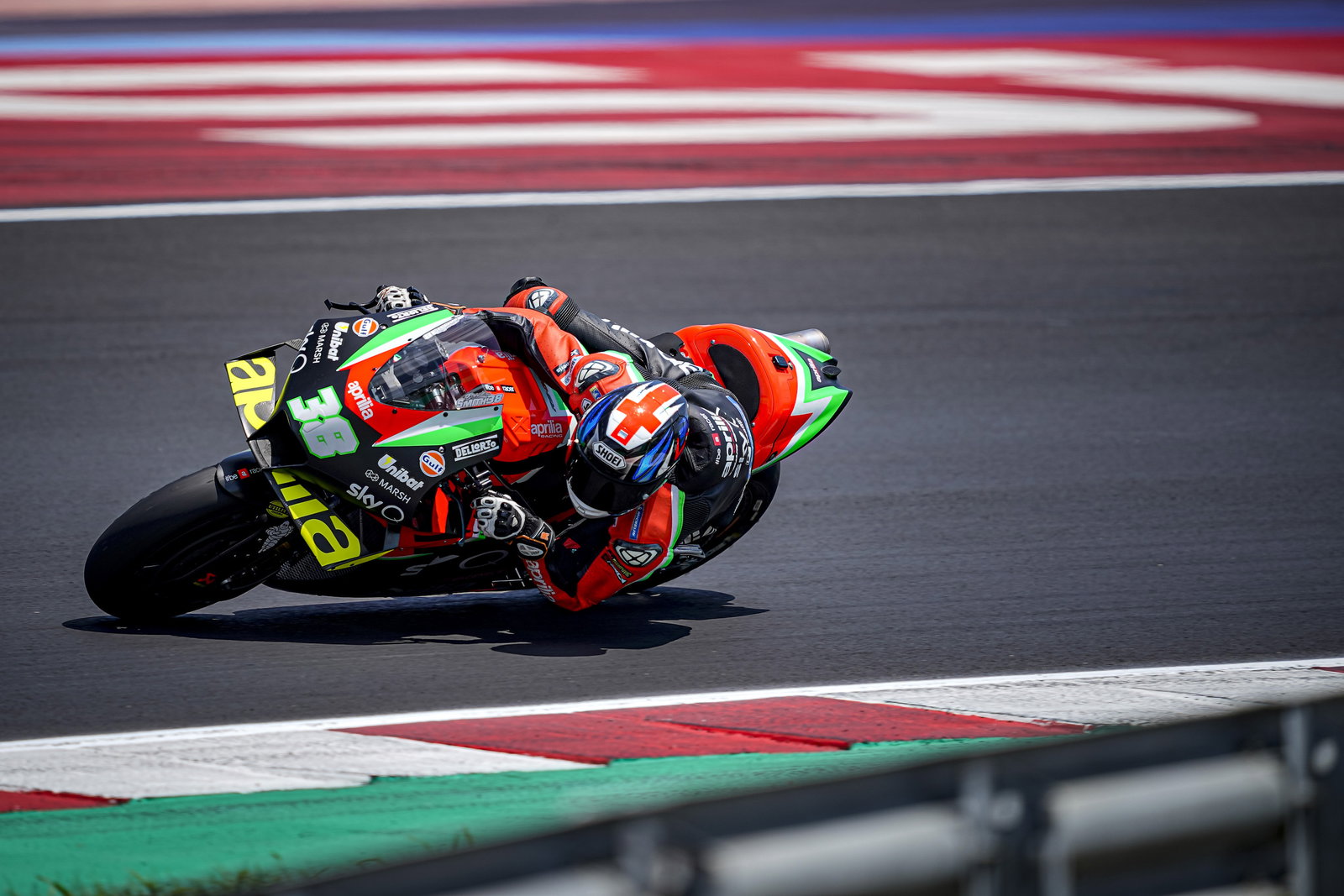 Lorenzo plays down Ducati rumours, but…