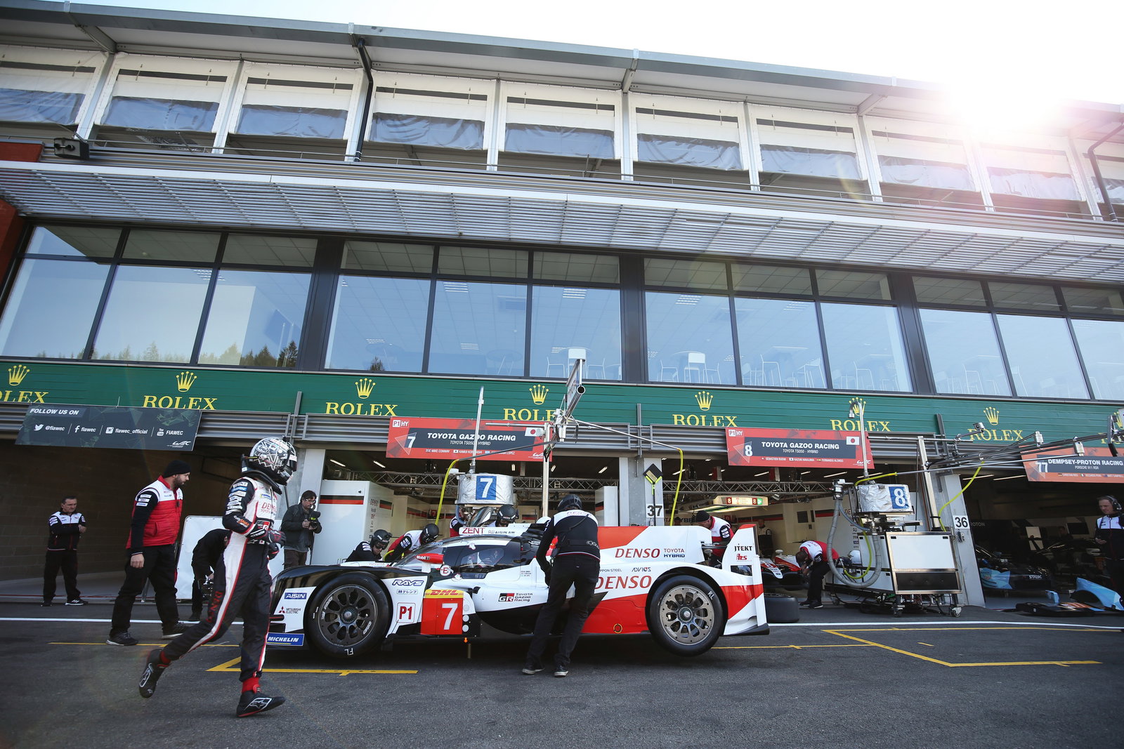Sirotkin memimpin Vandoorne untuk SMP Racing dalam membuka latihan Spa WEC