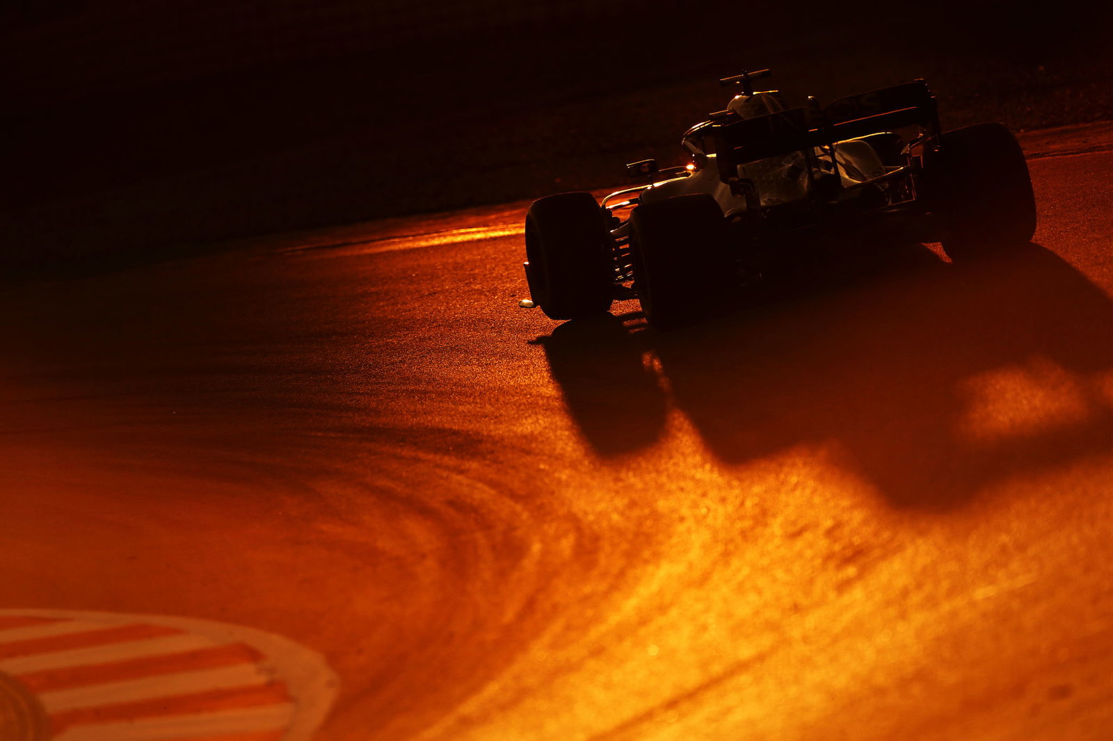 Rencana Aston Martin F1 tetap berjalan meskipun ada masalah keuangan