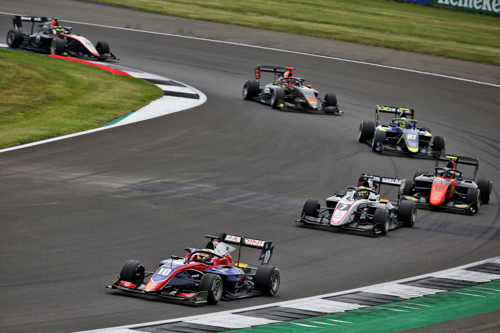 Smolyar holds off Beckmann for first F3 win at Silverstone