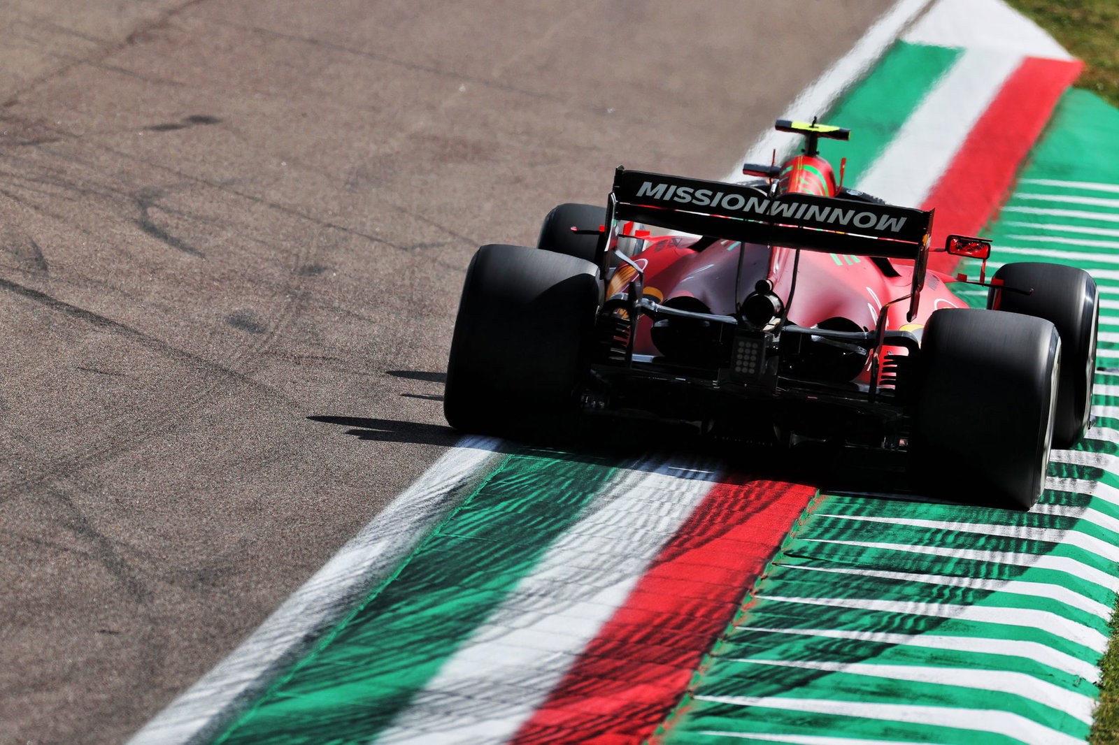 F1 GP Emilia Romagna: Bottas Pimpin FP1, Perez-Ocon Tabrakan