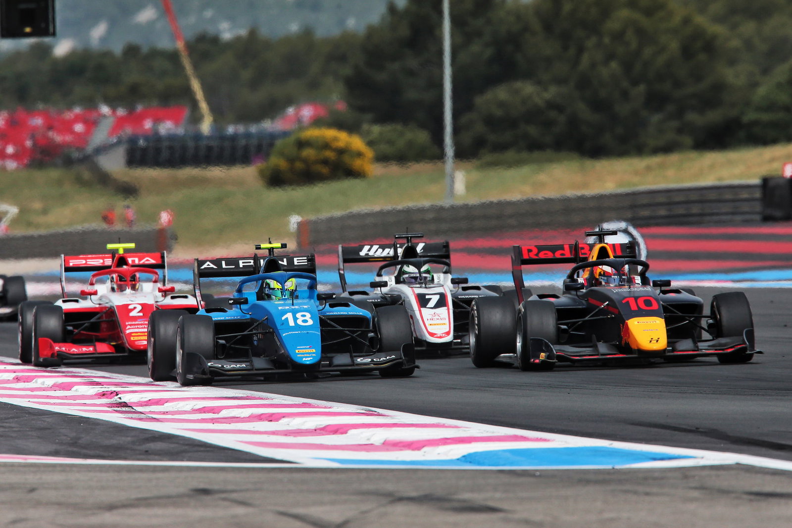 Smolyar wins Formula 3 thriller in first sprint race at Paul Ricard 
