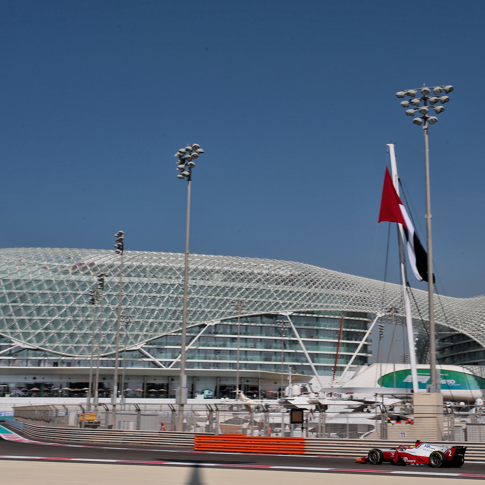 Piastri extends F2 points lead with comfortable Sochi feature race win