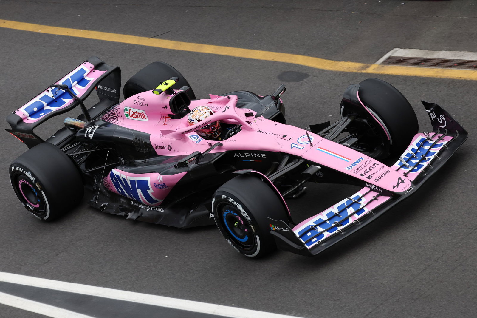 Max Verstappen sets the pace as Sergio Perez endures difficult F1 final practice