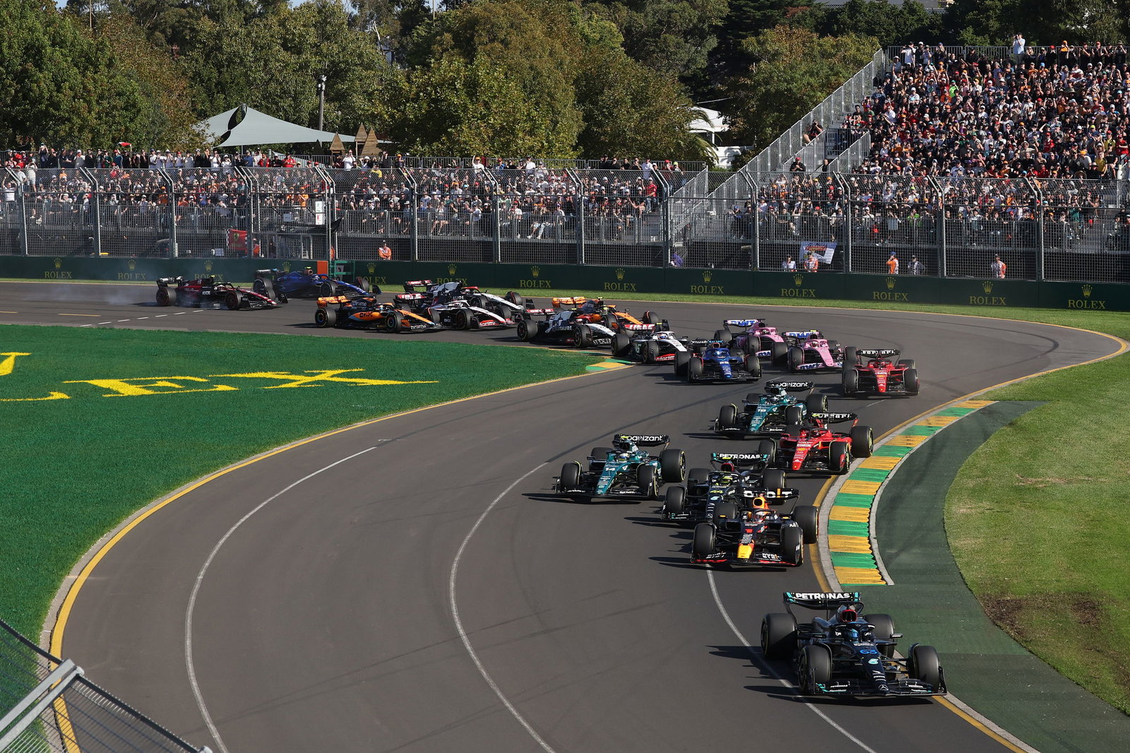 F1 Australian GP red-flagged for second time after Kevin Magnussen loses wheel