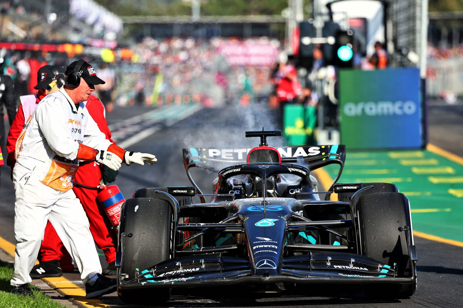 F1 Australian GP red-flagged for second time after Kevin Magnussen loses wheel