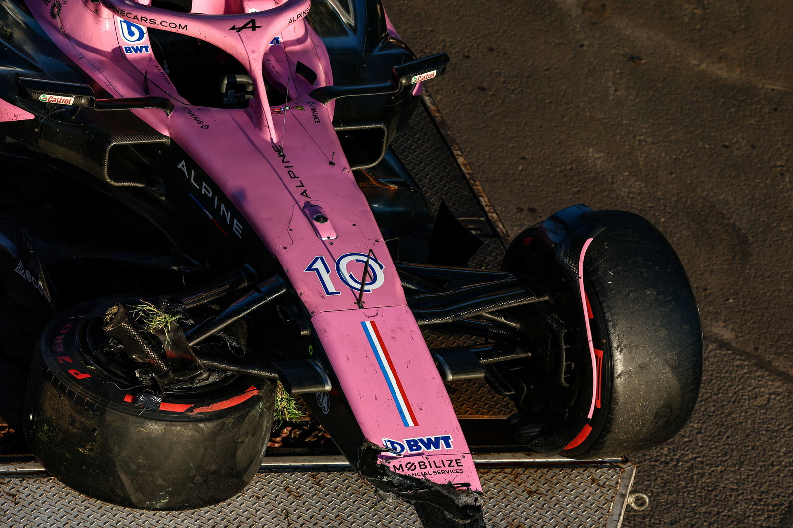 Lewis Hamilton mengakui Max Verstappen dan Red Bull tak terbendung dengan 'kecepatan gila dan downforce gila'