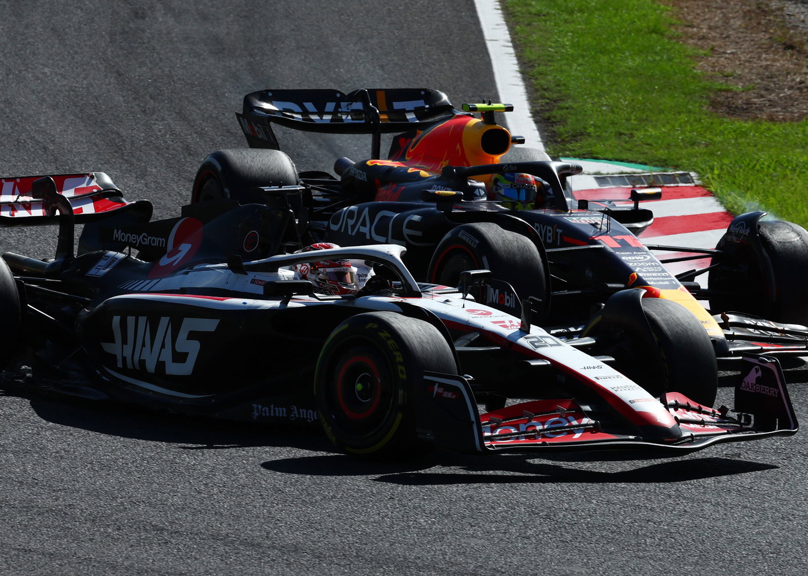 Fernando Alonso takes aim at “classic FOM” for “out of context” radio messages in Japanese Grand Prix