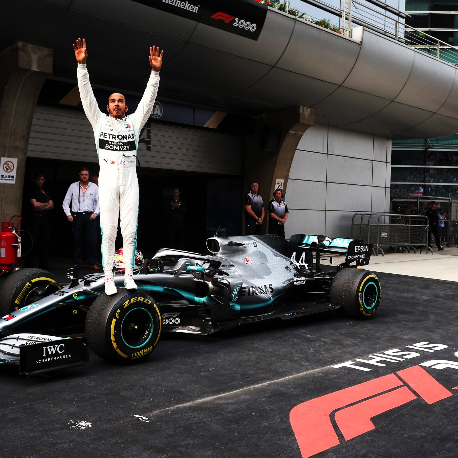 F1 GP China 2026: Antonelli Catat Sejarah saat Russell Dirundung Masalah