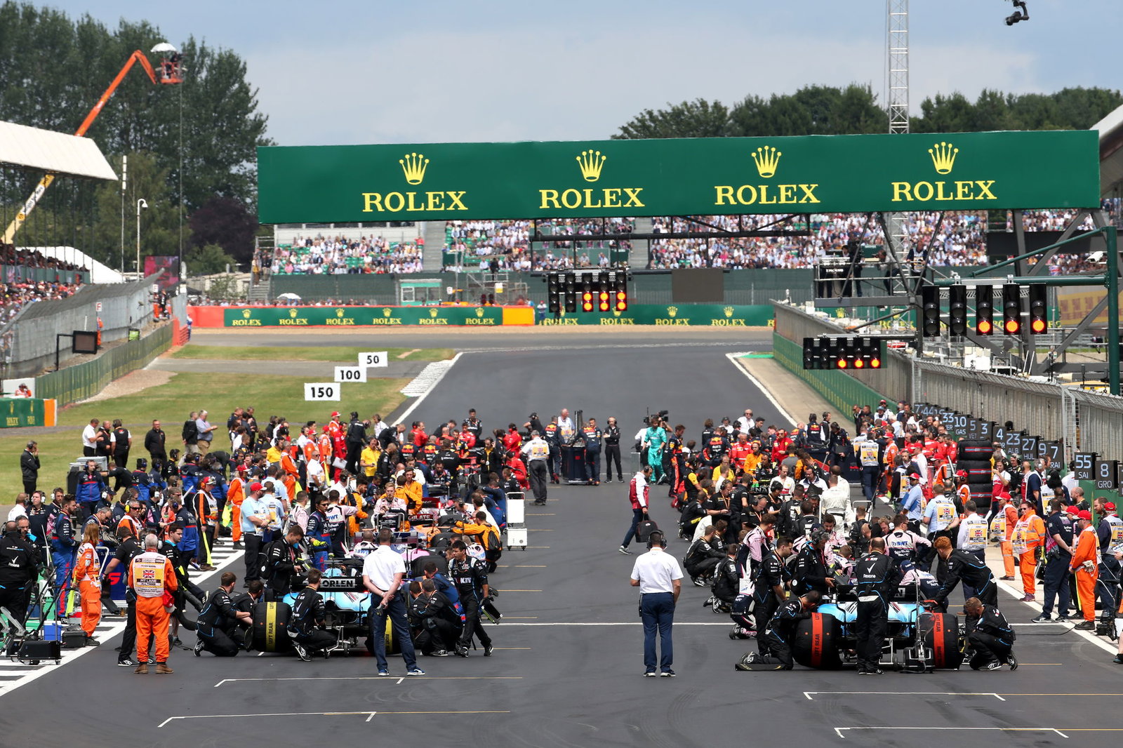 ‘Shaking’ Albon “more scared” in Virtual GP than real-life F1 race