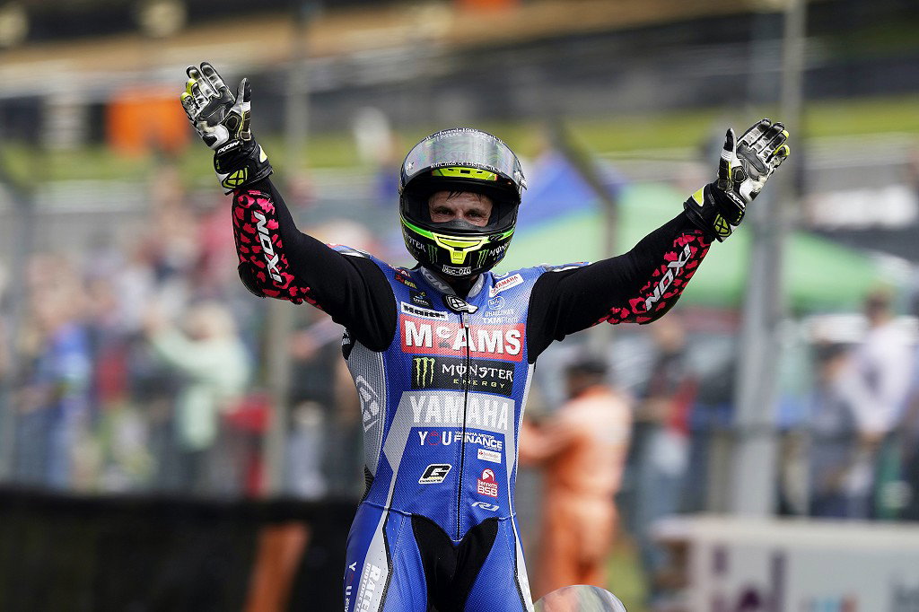 Thruxton BSB: O'Halloran bergerak dalam satu poin dari Iddon setelah balapan satu kemenangan