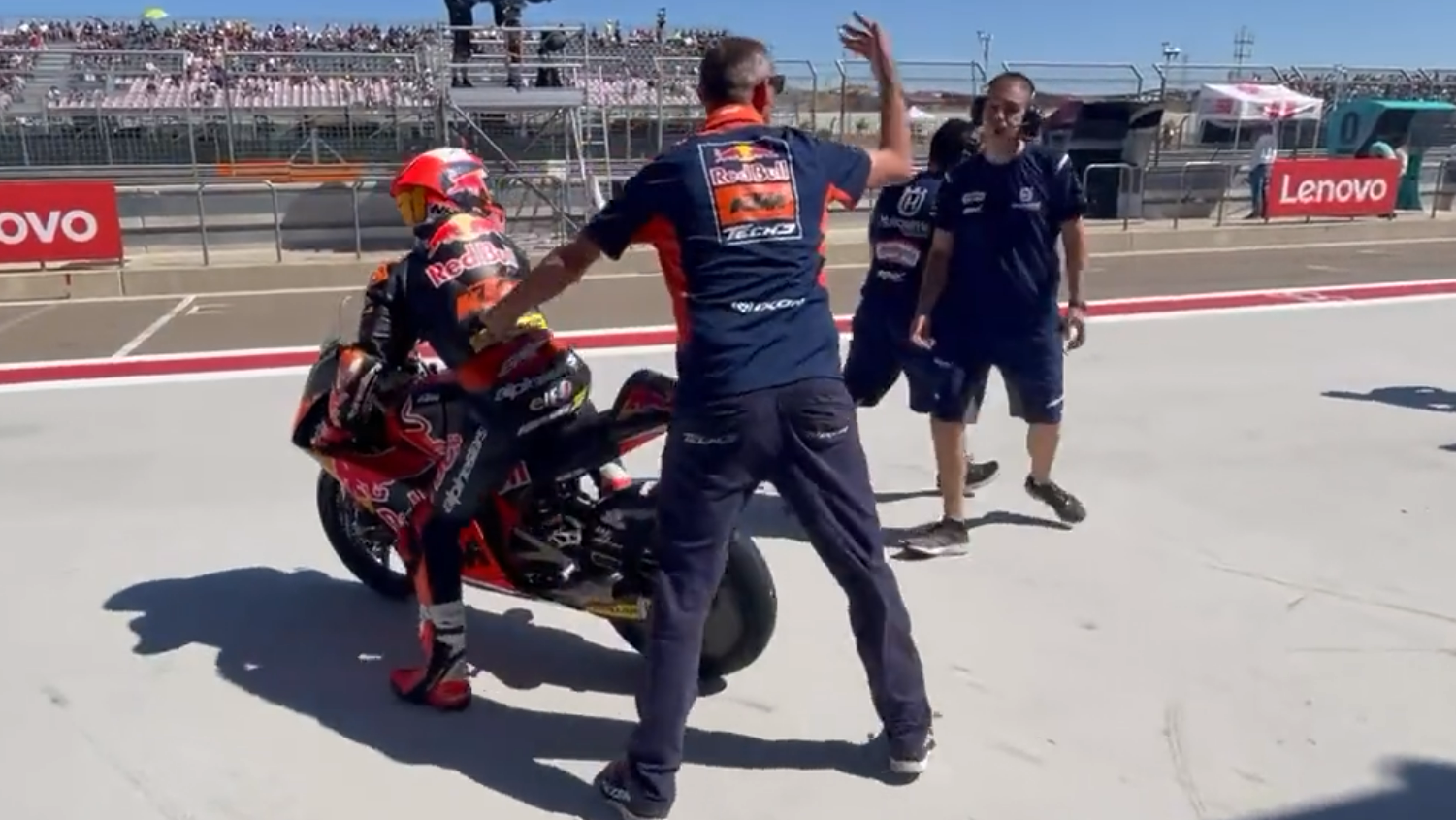 Max Racing mechanics block Fernandez during Moto3 qualifying at Aragon (Tech3)