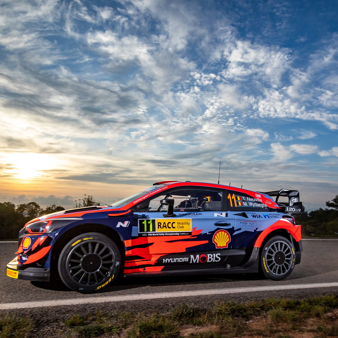 Ford brings in Duval for asphalt events.