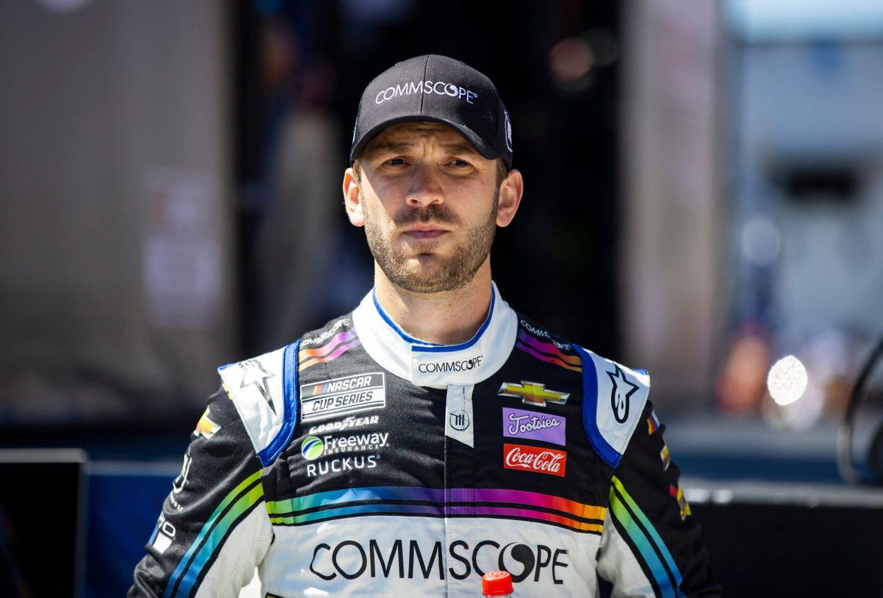 NASCAR Cup: Hamlin Torehkan Kemenangan Krusial untuk Toyota