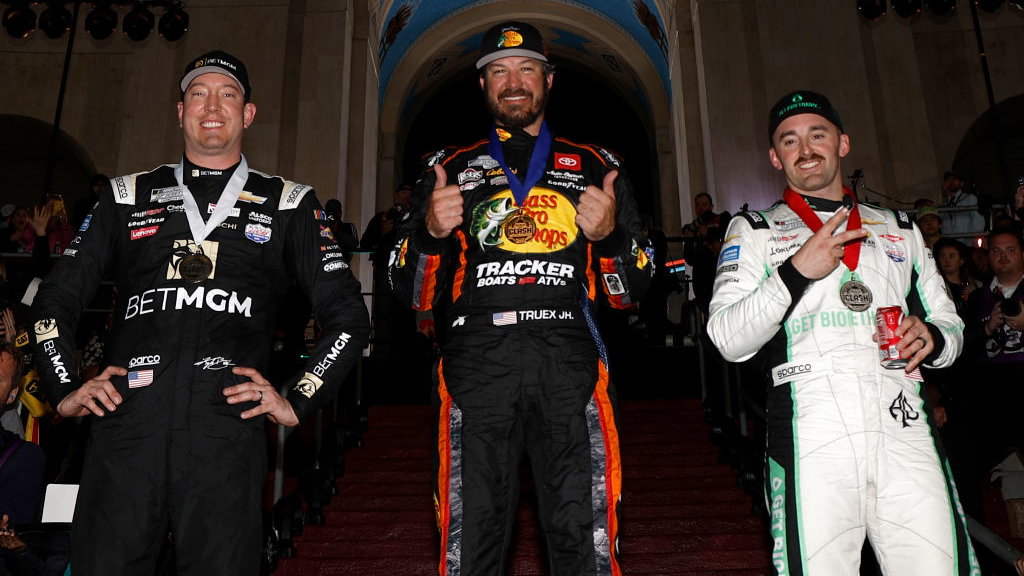 Martin Truex Jr, Kyle Busch, Austin Dillon - Joe Gibbs Racing, Richard Childress Racing