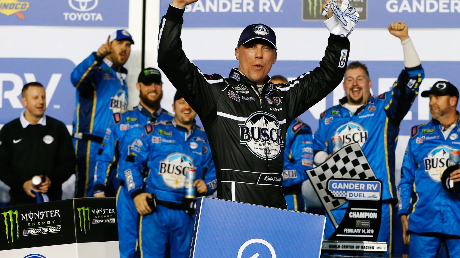 Kevin Harvick, driver of the #4 Busch Beer Car2Can Ford