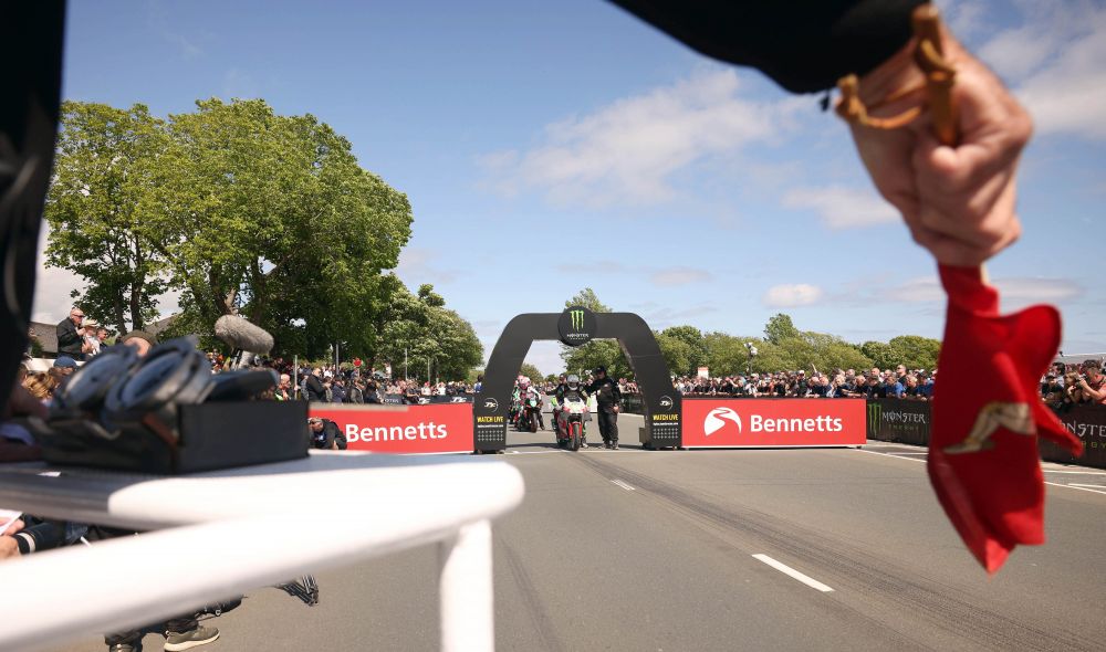 Siapa Bisa Memecahkan Rekor Kecepatan Isle of Man TT?