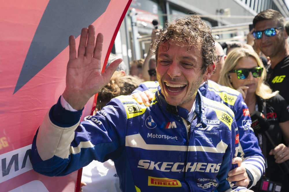 Valentino Rossi Torehkan Kemenangan Emosional di Misano