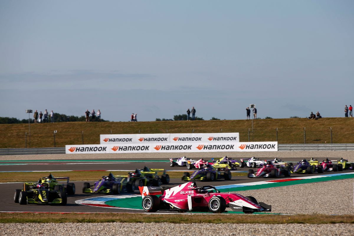 W Series champion Jamie Chadwick among returnees for 2020