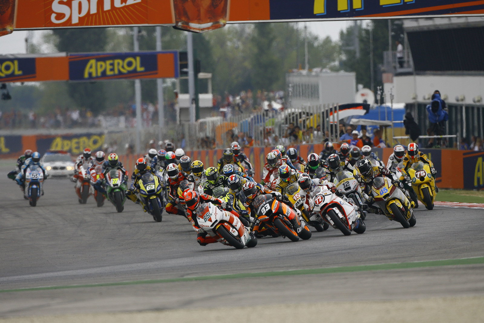 Bradl leads start, Moto2, San Marino MotoGP 2011