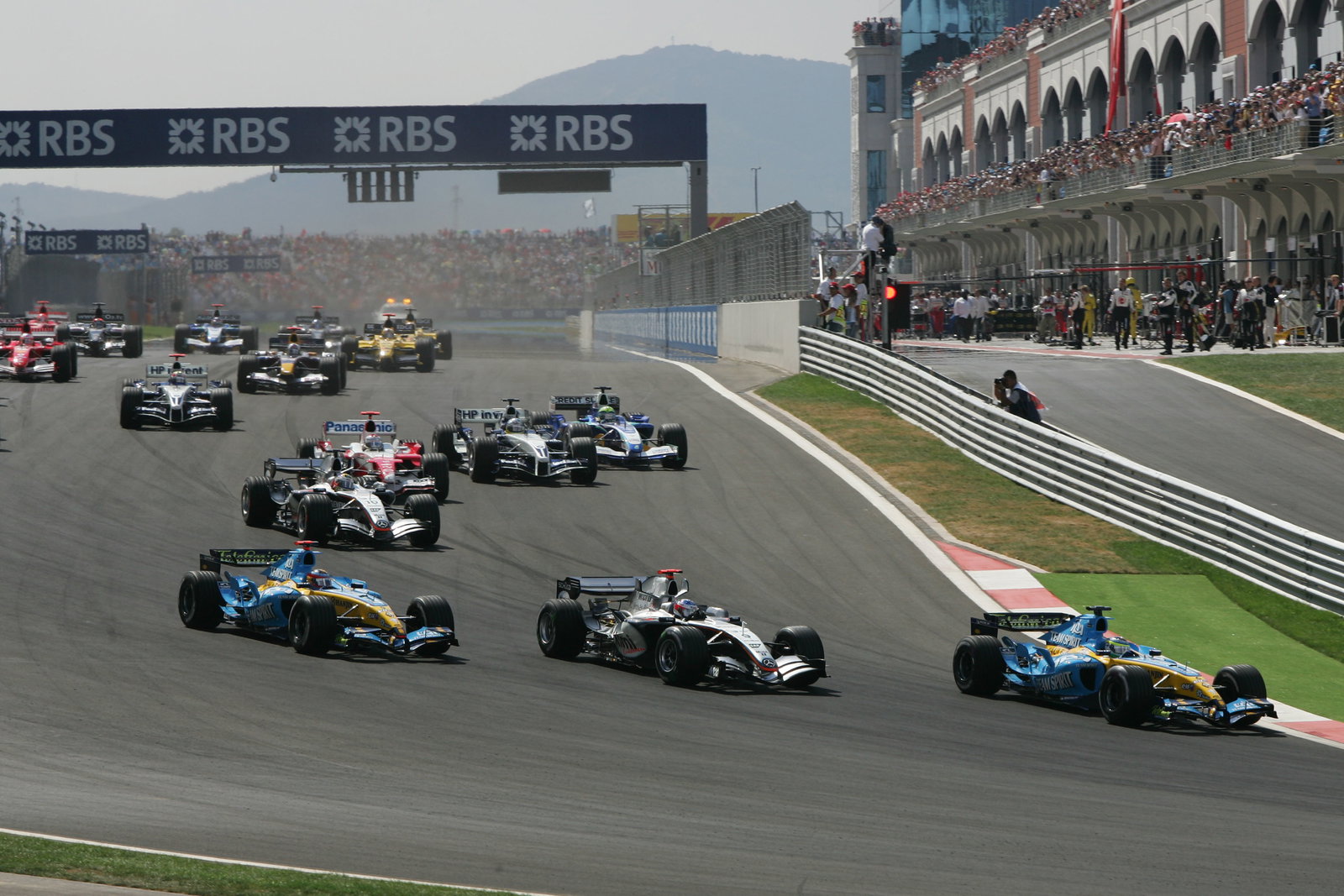 Giancarlo Fisichella leads at the start of the Turkish GP