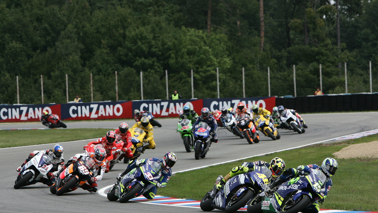 Race start, Czech MotoGP Race, 2005