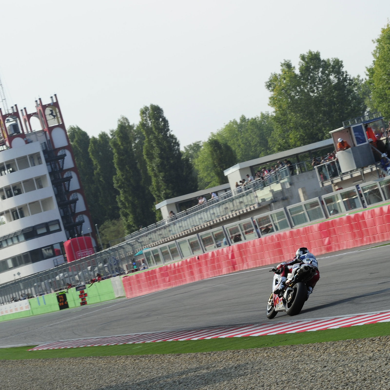 Checa, Imola WSBK 2011