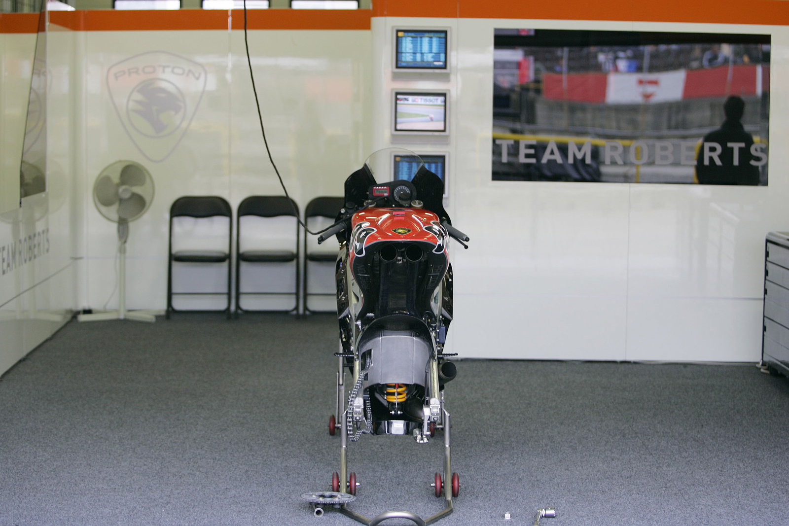Empty Team KR Pit, Czech MotoGP, 2005