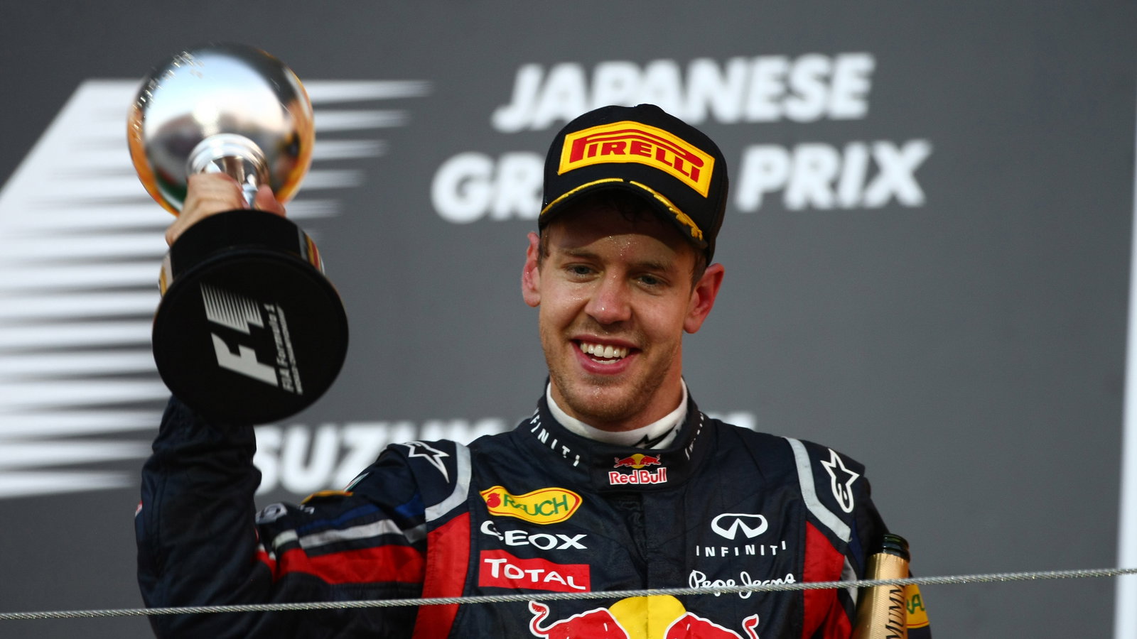 09.10.2011- Race, Sebastian Vettel (GER), Red Bull Racing, RB7 3rd position and World F1 Champion