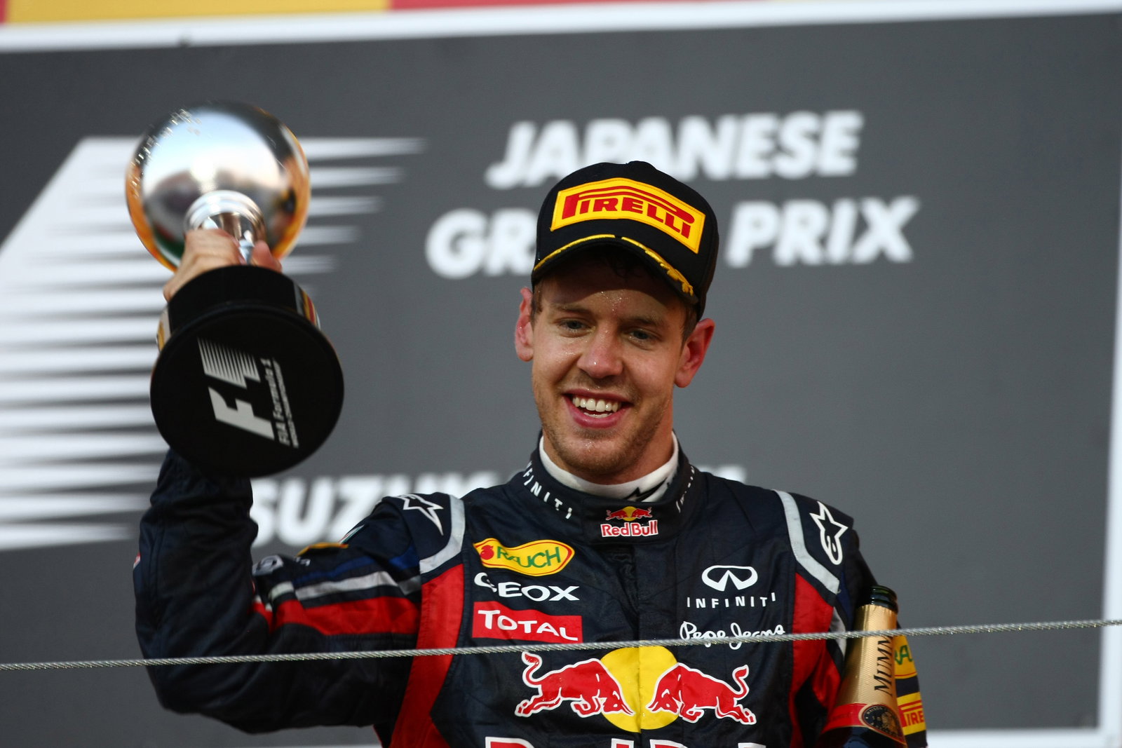 09.10.2011- Race, Sebastian Vettel (GER), Red Bull Racing, RB7 3rd position and World F1 Champion