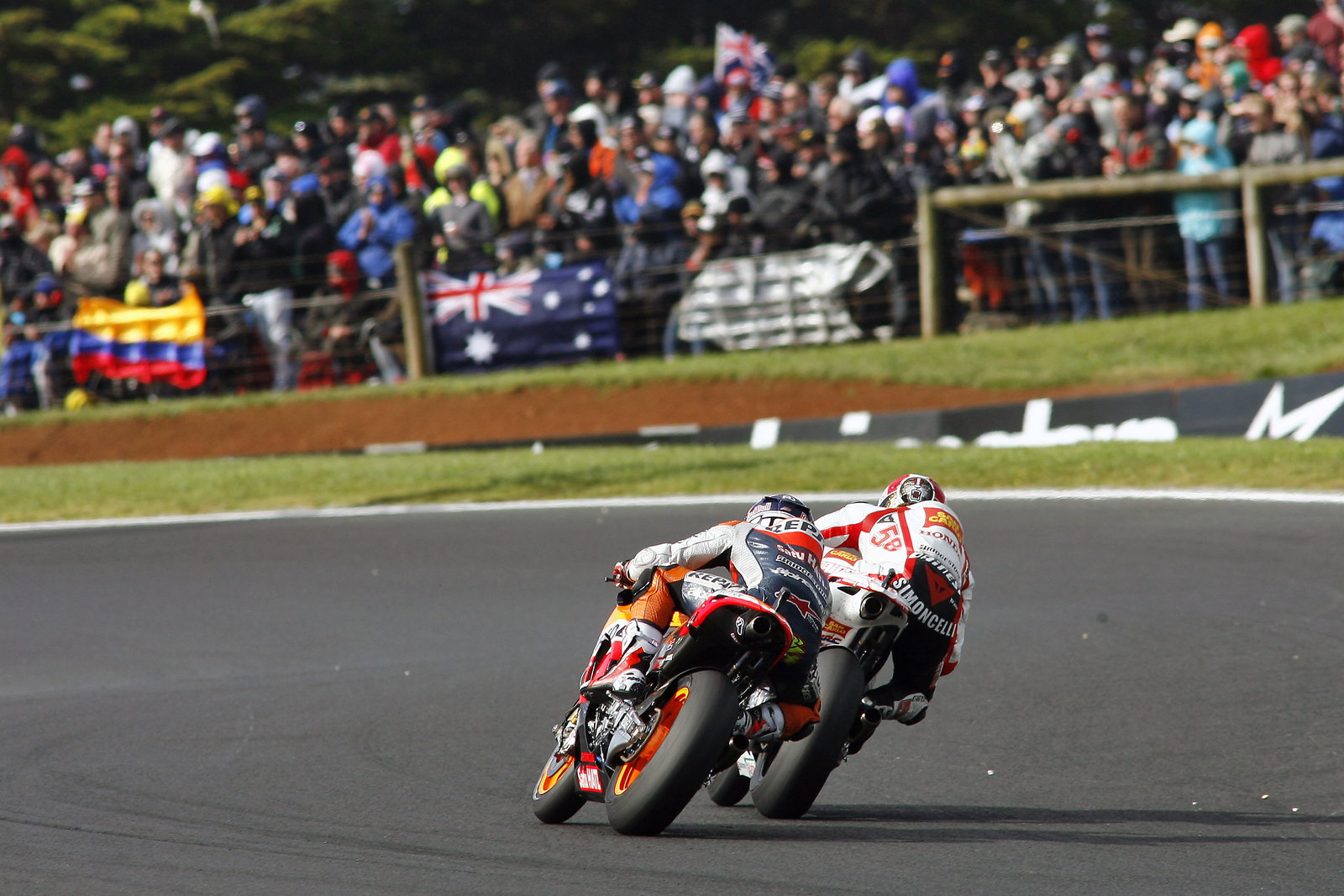 Dovizioso and Simoncelli, Australian MotoGP Race 2011