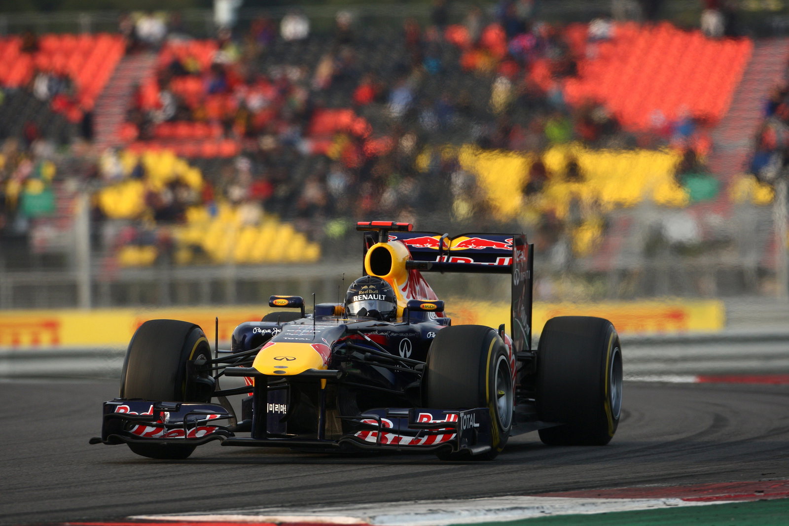 16.10.2011- Race, Sebastian Vettel (GER), Red Bull Racing, RB7