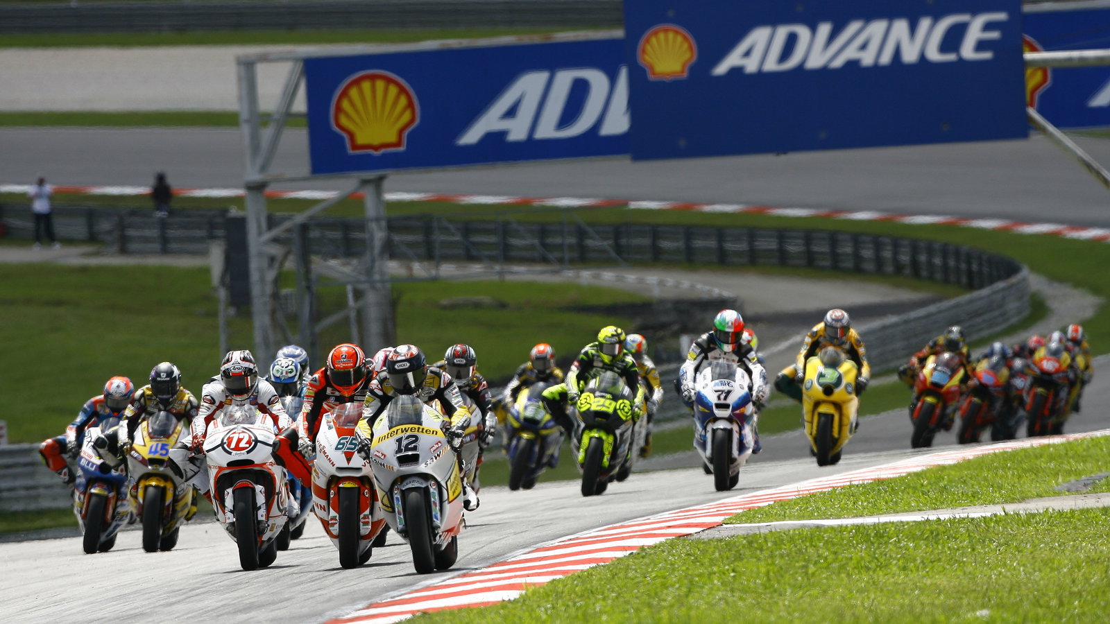 Luthi and Bradl, Moto2 race, Malaysian MotoGP 2011
