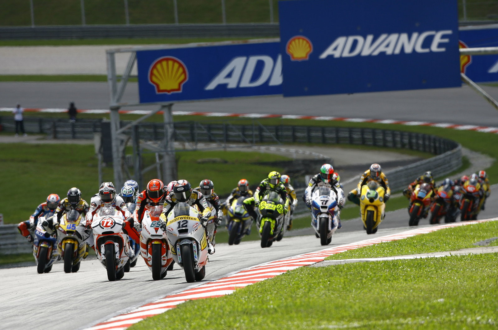 Luthi and Bradl, Moto2 race, Malaysian MotoGP 2011