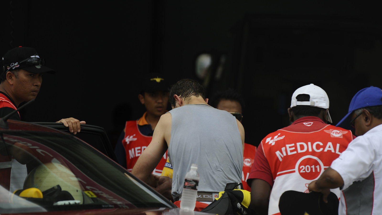 Edwards arrive at the medical centre, Malaysian MotoGP Race 2011