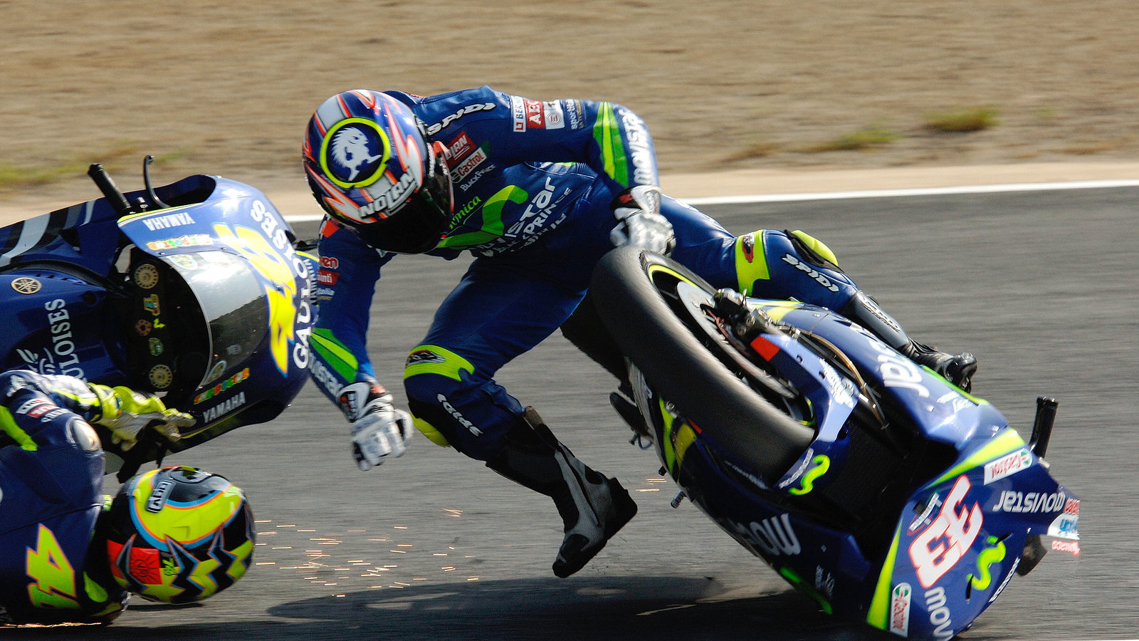 Rossi and Melandri crash, Japanese MotoGP 2005