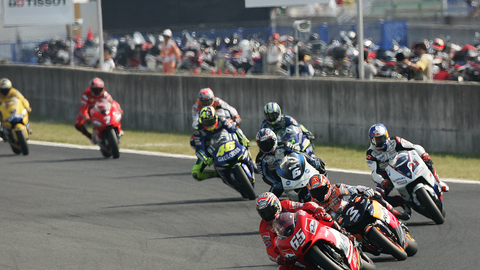 Capirossi leads, Japanese MotoGP 2005