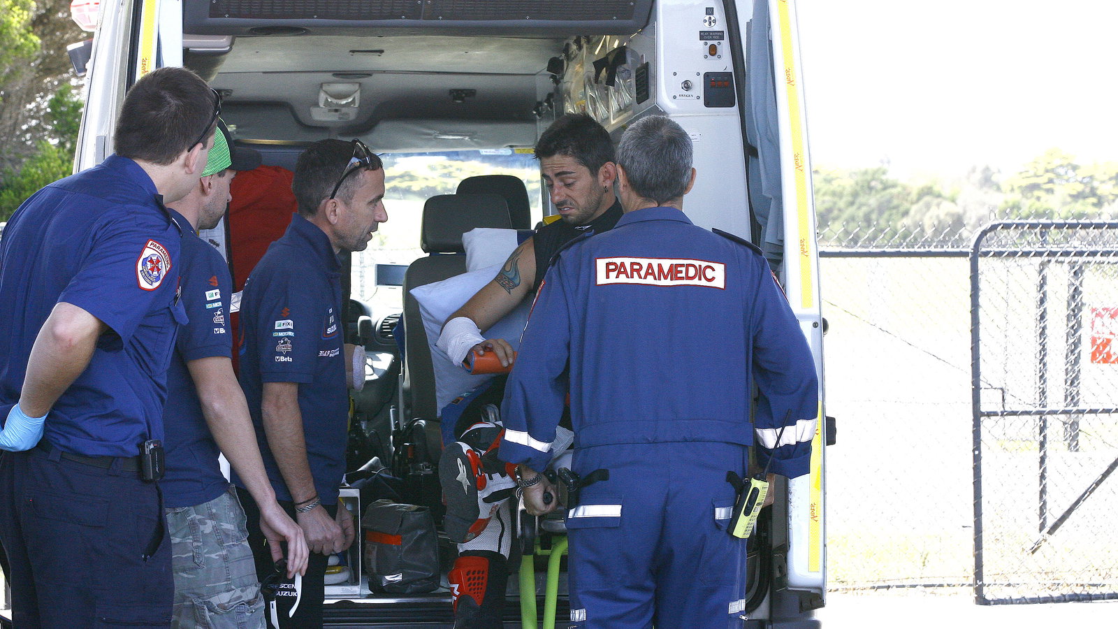 Hopkins with injured hand after crash, Phillip Island WSBK tests, 13-14 January 2012