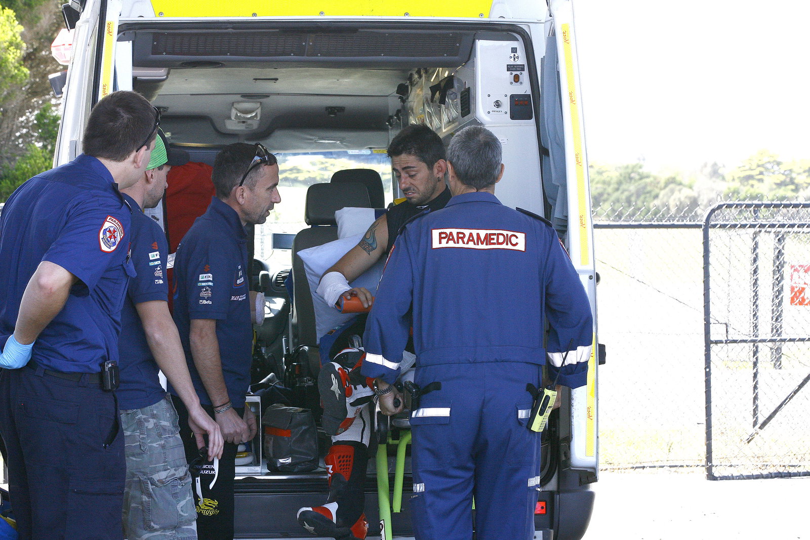 Hopkins with injured hand after crash, Phillip Island WSBK tests, 13-14 January 2012