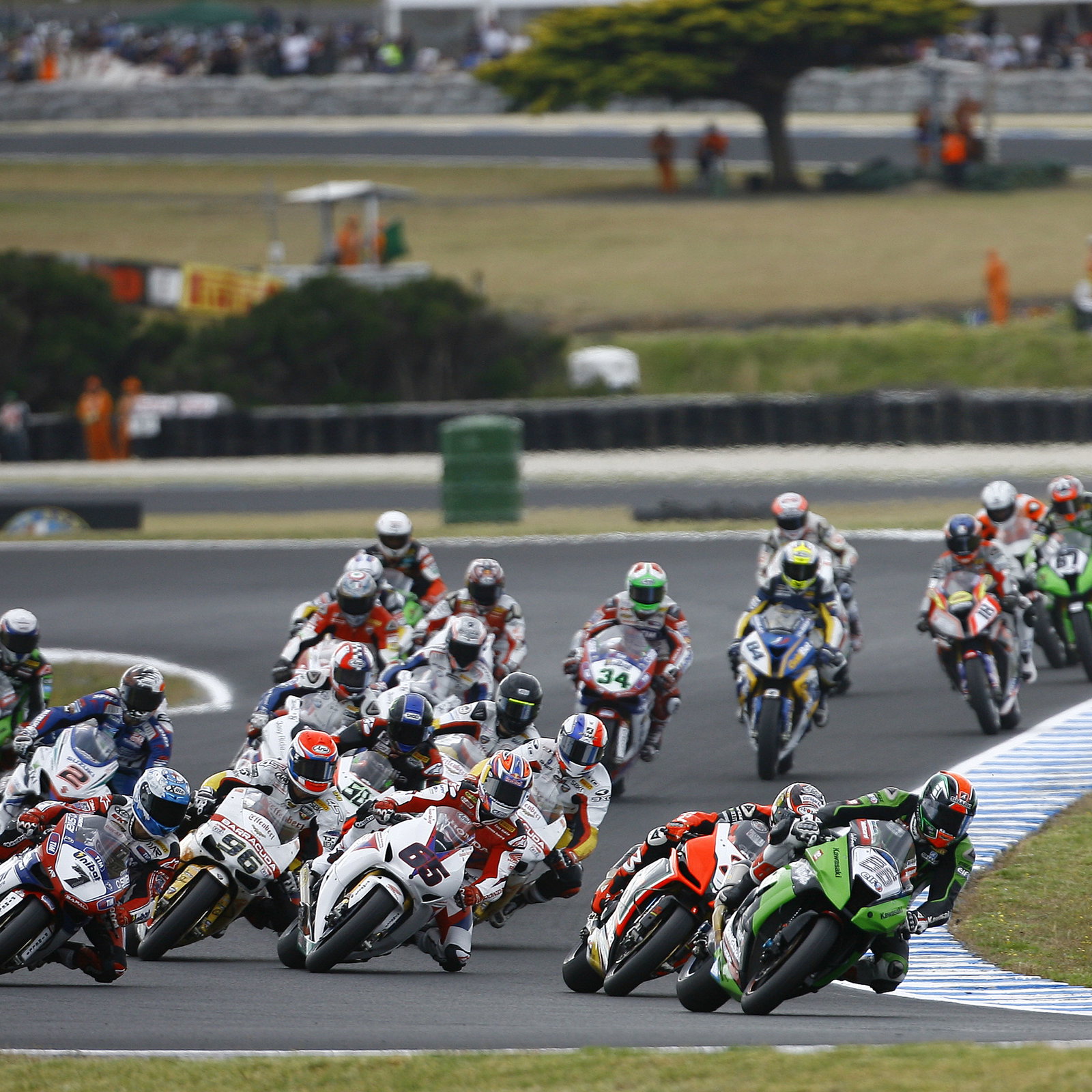 Sykes leads start, Race1, Australian WSBK 2012