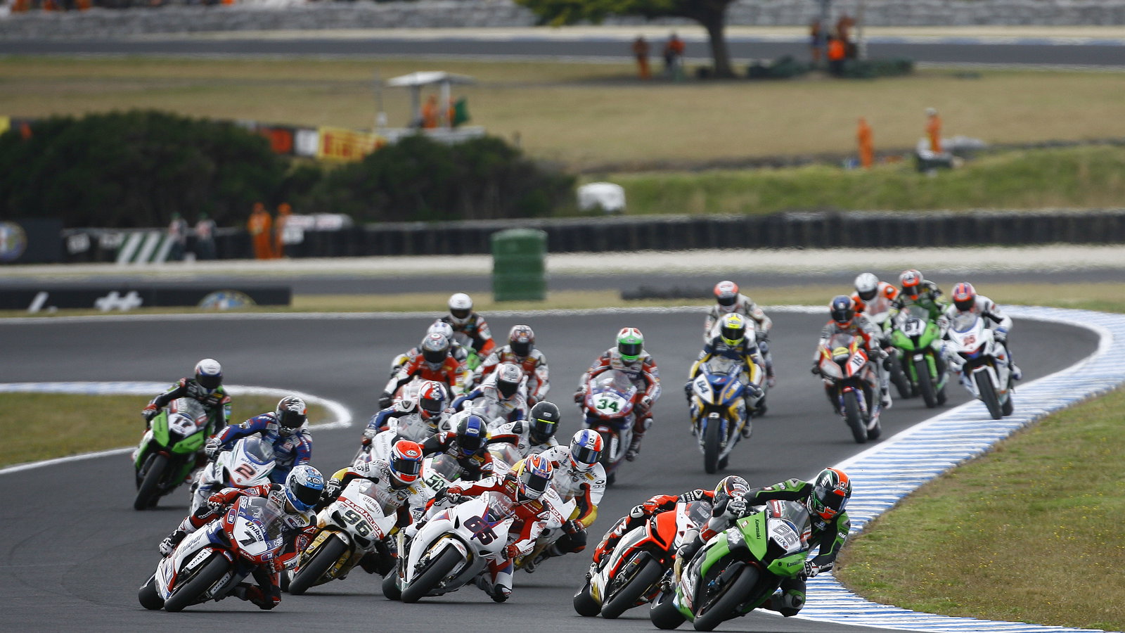 Sykes leads start, Race1, Australian WSBK 2012
