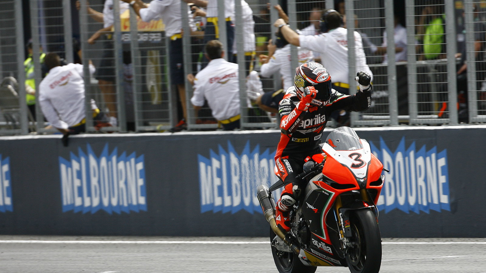 Biaggi takes win, Race1, Australian WSBK 2012