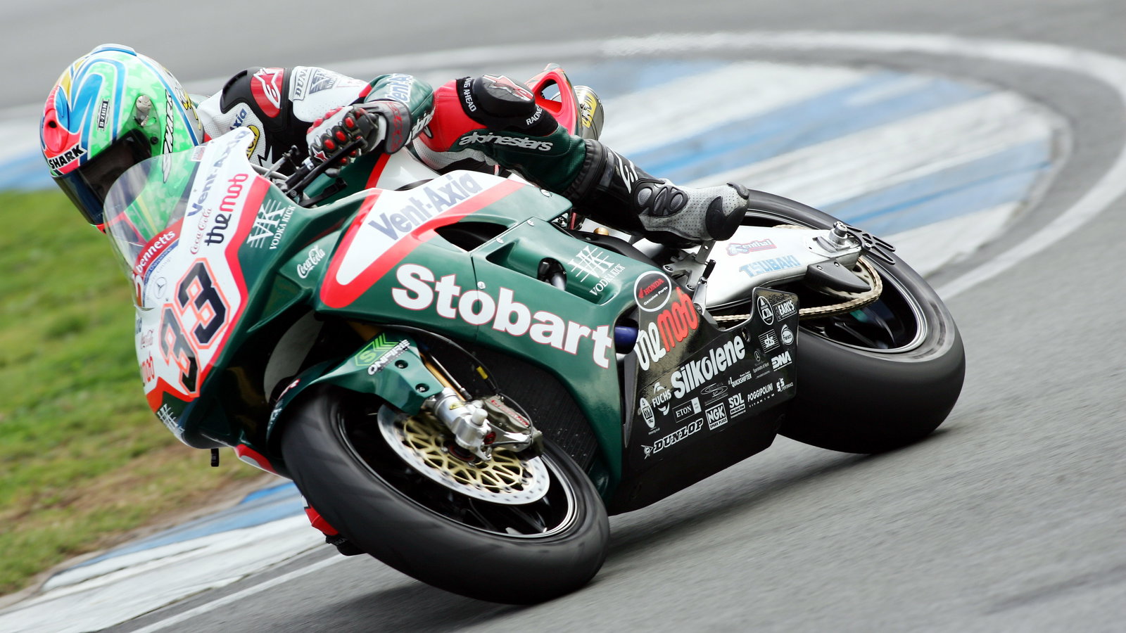 Pic: Tim Keeton/Raymonds Press Agency. 23.9.05.British Superbike Championship, Round 12, Donington P