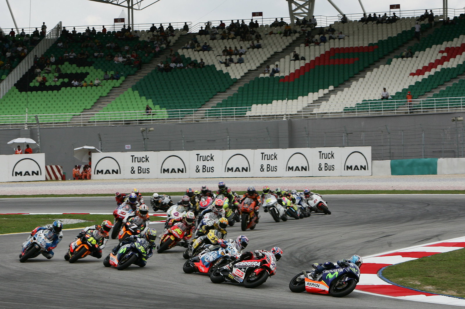 Pedrosa leads, Malaysian 250GP Race 2005