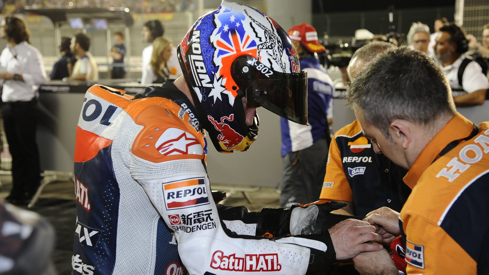 Stoner with pain in his wrist, Qatar MotoGP Race 2012