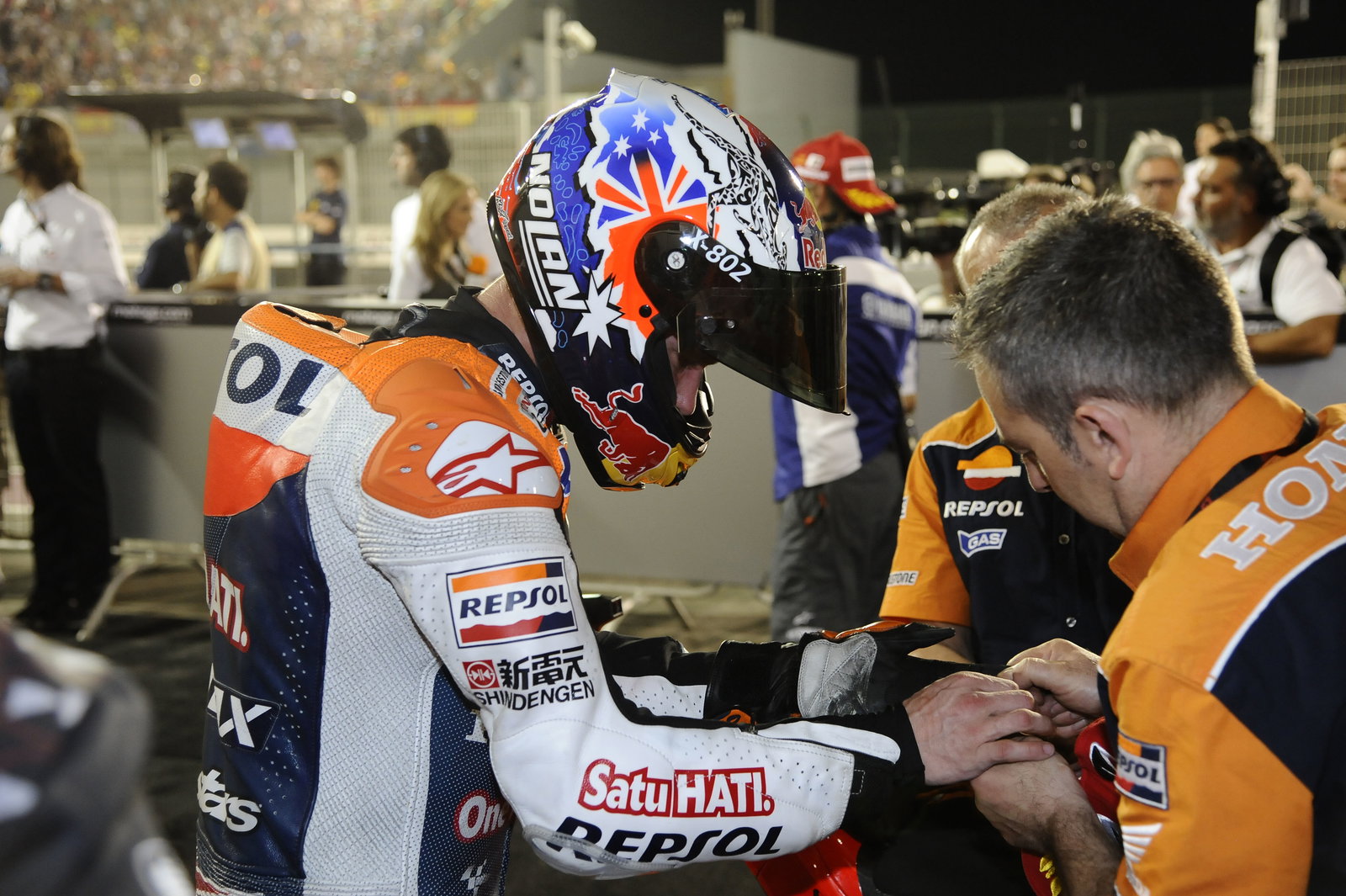Stoner with pain in his wrist, Qatar MotoGP Race 2012