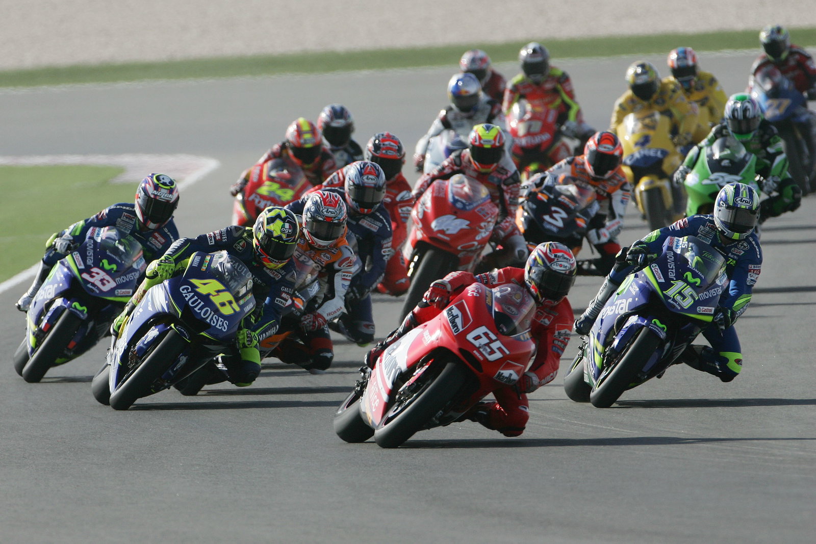 Capirossi, Gibernau, Rossi, Melandri lead field, Qatar MotoGP Race 2005