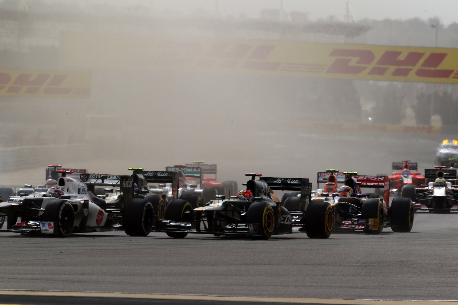 22.04.2012- Race, Start of the race, Heikki Kovalainen (FIN) Caterham F1 Team CT01