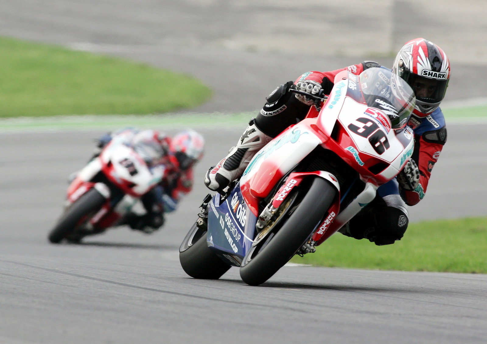 Pic: Tim Keeton/Raymonds Press Agency. 7.10.05.British Superbike Championship, Round13, Brands Hatch