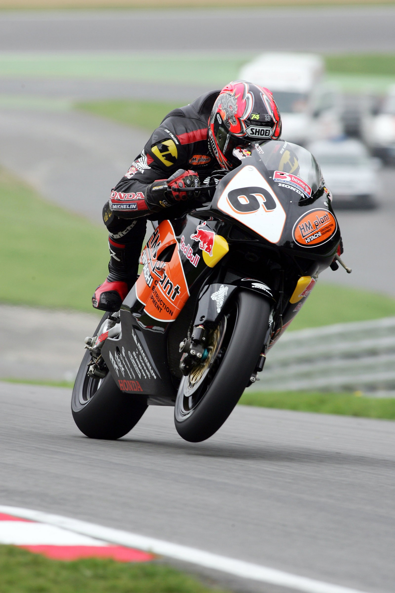 Pic: Tim Keeton/Raymonds Press Agency. 7.10.05.British Superbike Championship, Round13, Brands Hatch